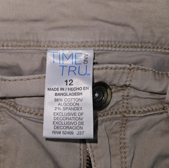 Time and Tru Beige Cargo Capri Pants Womens 12 Stretch Utility Casual Travel - Picture 9 of 10